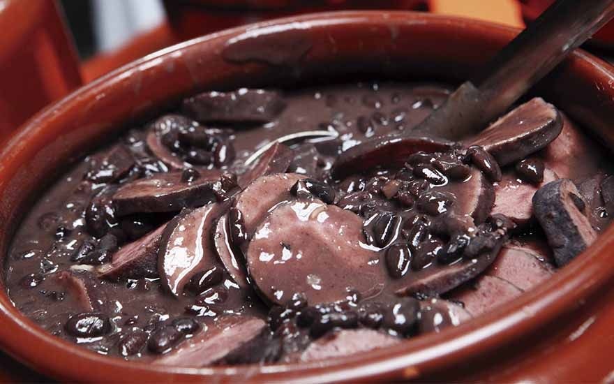 Feijoada Solidária